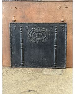 Pilastri con Monogramma IHS
