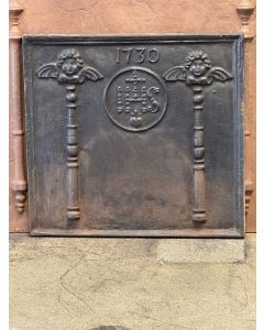 Pilastri con Monogramma IHS
